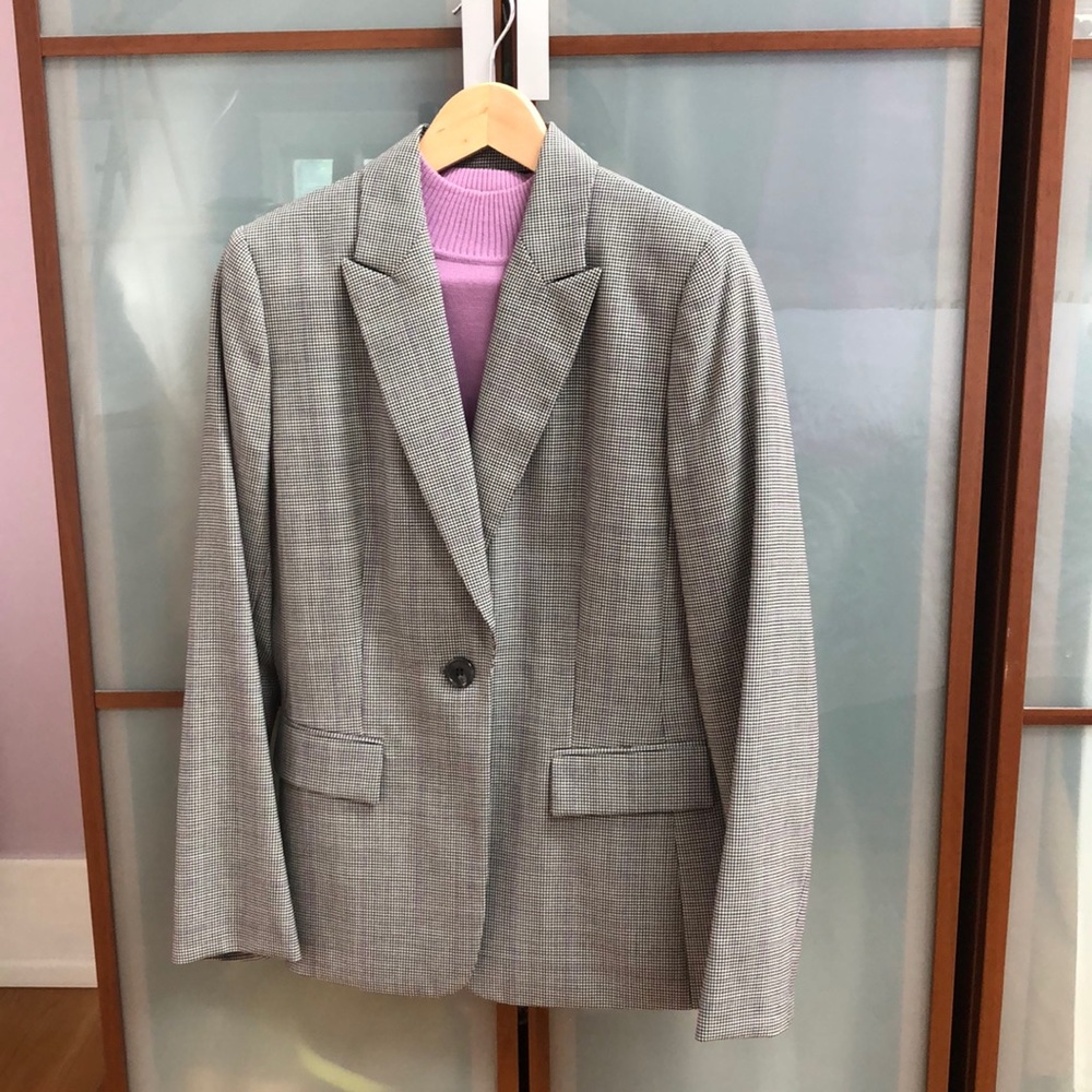 Tahari 3 piece suit
